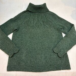 Sundance silk blend turtleneck sweater in green. Size small
